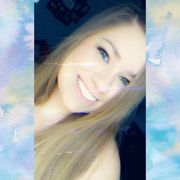 Meet your Posher, Madeline - Picture 2 of 4